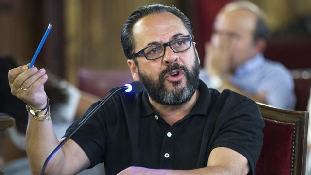 'El Bigotes' se niega a hablar sobre los negocios con Feria y promete poner 