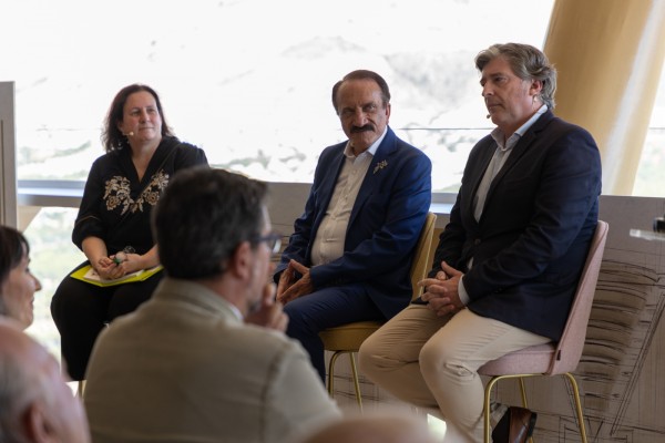 'Construyendo Fuertes', la biografía sobre Roberto Pérez Guerras, presentada en el In Tempo (Fotos: Pepe Olivares)
