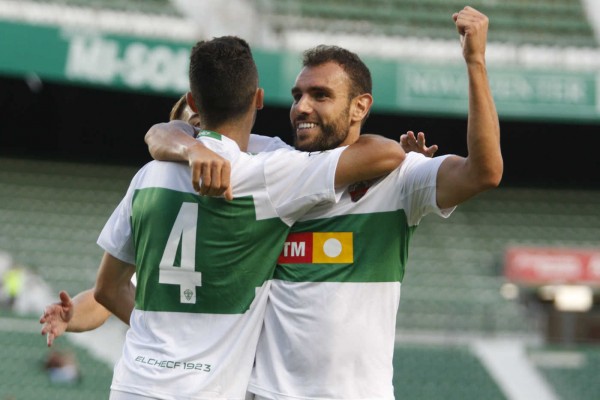Gonzalo Verdú afirma que el Elche crece desde el trabajo defensivo