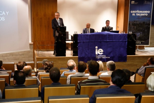 IE Business School lleva a Elche el programa con el que se forman los directivos de Inditex