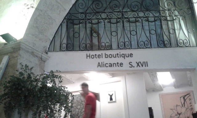 Los Castillo refuerzan la oferta del Centro con el estreno de su 'hotel boutique' en el Palacio de Die