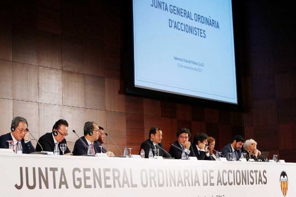 Meriton insiste en su discurso exento de autocrítica