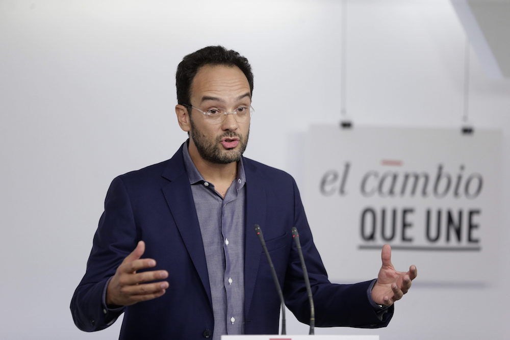 El PSOE estudiará que las marcas de Podemos tengan voz propia en el Congreso