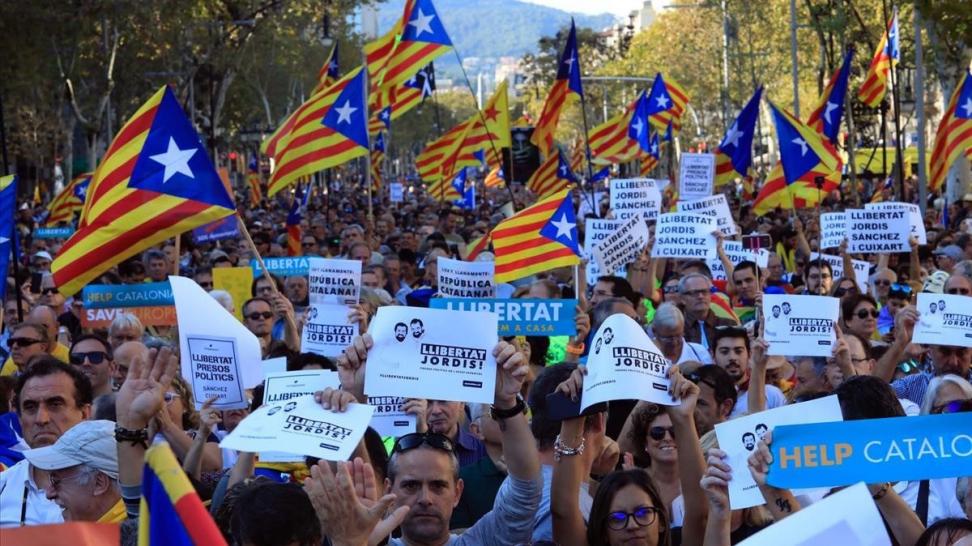 Los independentistas vuelven a la calle para pedir la libertad de 'los Jordis' y los exconsellers