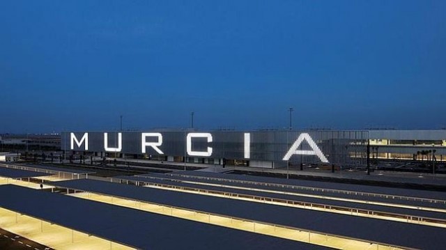 El aeropuerto de Corvera, ¿competidor de El Altet?