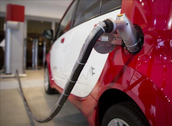 Sanidad prepara un concurso para renovar su flota con 75 vehículos 100 % eléctricos