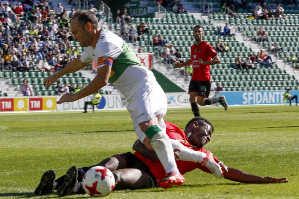 El Elche retiene la segunda plaza al no pasar del empate el Villarreal B