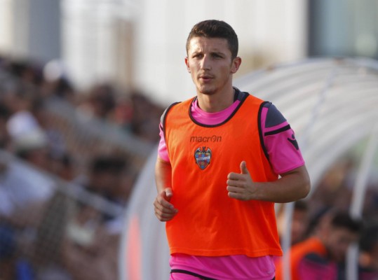 Bardhi y Doukouré se incorporan al equipo tras participar con su selección
