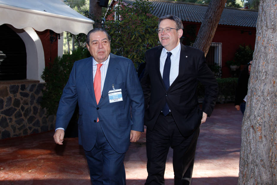 El presidente de AVE, Vicente Boluda, y el presidente de la Generalitat, Ximo Puig. Foto PEPE OLIVARES - 