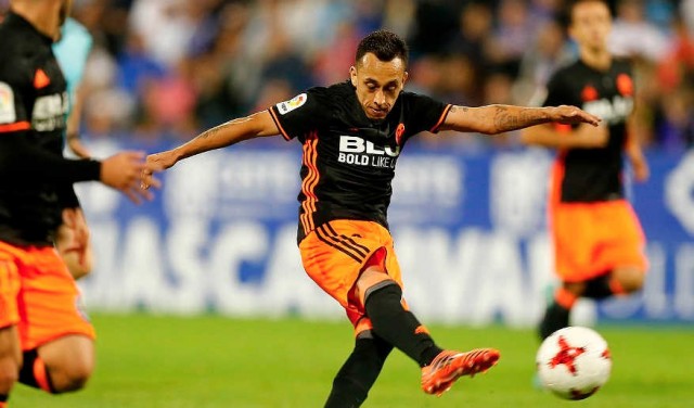 El Valencia le comunica a Orellana que Ferran Torres está por delante en la rotación de jugadores de banda 
