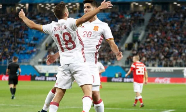 España empata con Rusia en un duelo trepidante