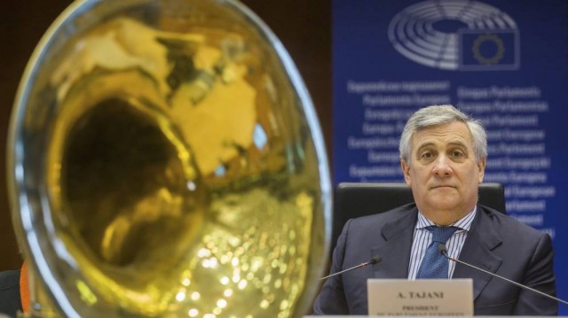 Tajani pide más impuestos a los gigantes digitales para combatir la inmigración, el terrorismo y el paro