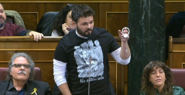Ana Pastor reprenderá a Rufián por sacar unas esposas y desear la detención de 