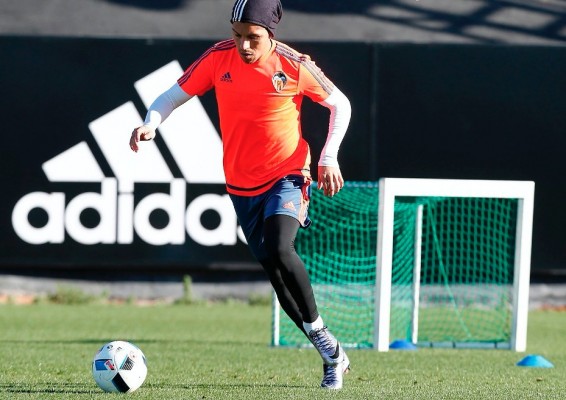 Enzo Pérez ya trabaja en el césped y avanza a buen ritmo en su recuperación