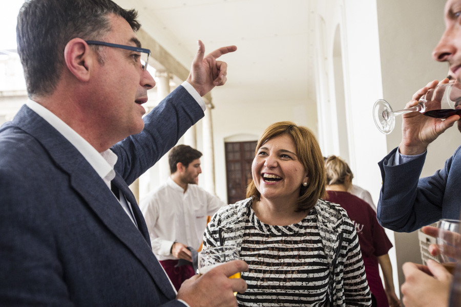 Así es el seguro de vida que ha contratado Les Corts para los diputados