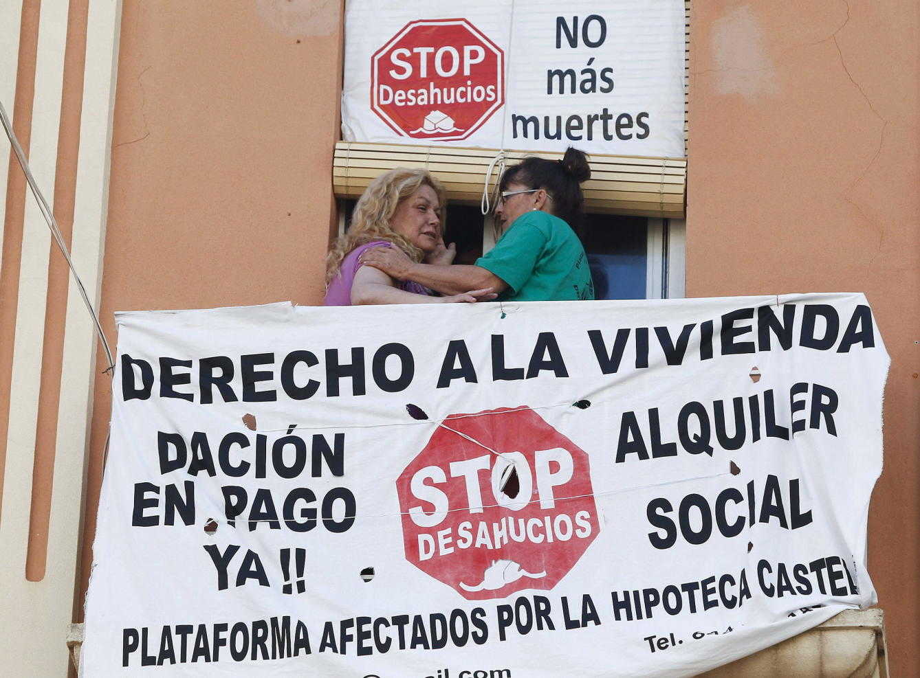 Tras recurrir la ley de emergencia social valenciana, el Gobierno lleva al Constitucional la extremeña 