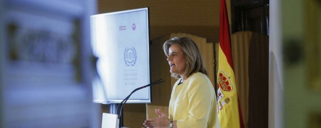 La ministra Báñez participa en una jornada sobre empleo, autónomos y emprendedores en València