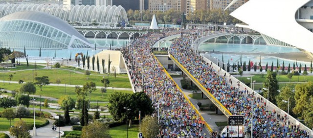 Sammy Kitwara bate el récord del Maratón Valencia