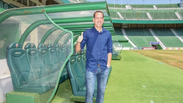 El Elche decide mañana si ficha nuevo entrenador o apuesta por tándem de casa
