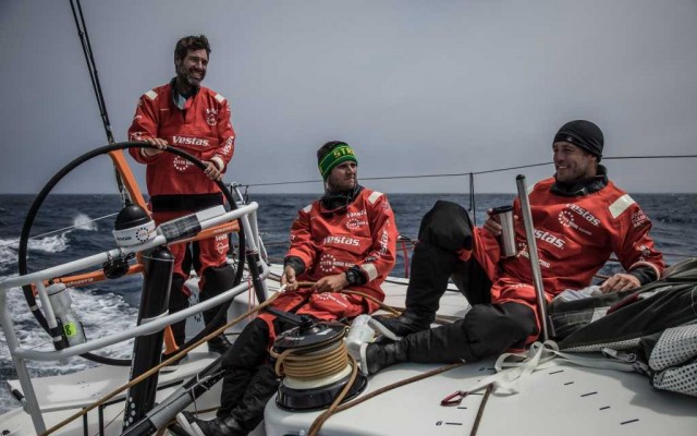 El 'Vestas' lidera la flota en rumbo sureste hacia Ciudad del Cabo