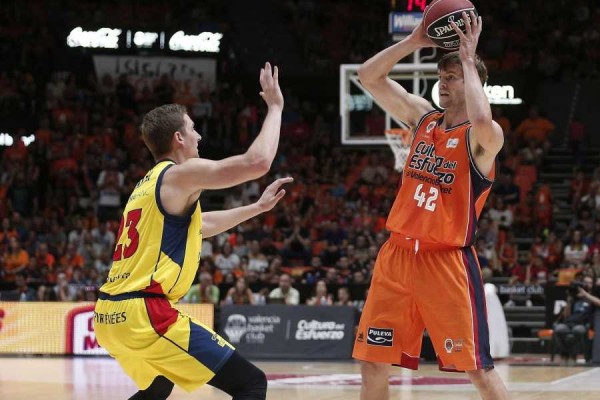 A la venta las entradas para los seis partidos de diciembre en la Fonteta