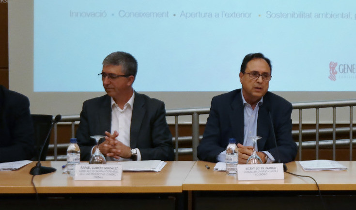 Rafael Climent, conseller de Economía, y Vicent Soler, responsable de Hacienda. Foto: GVA - 