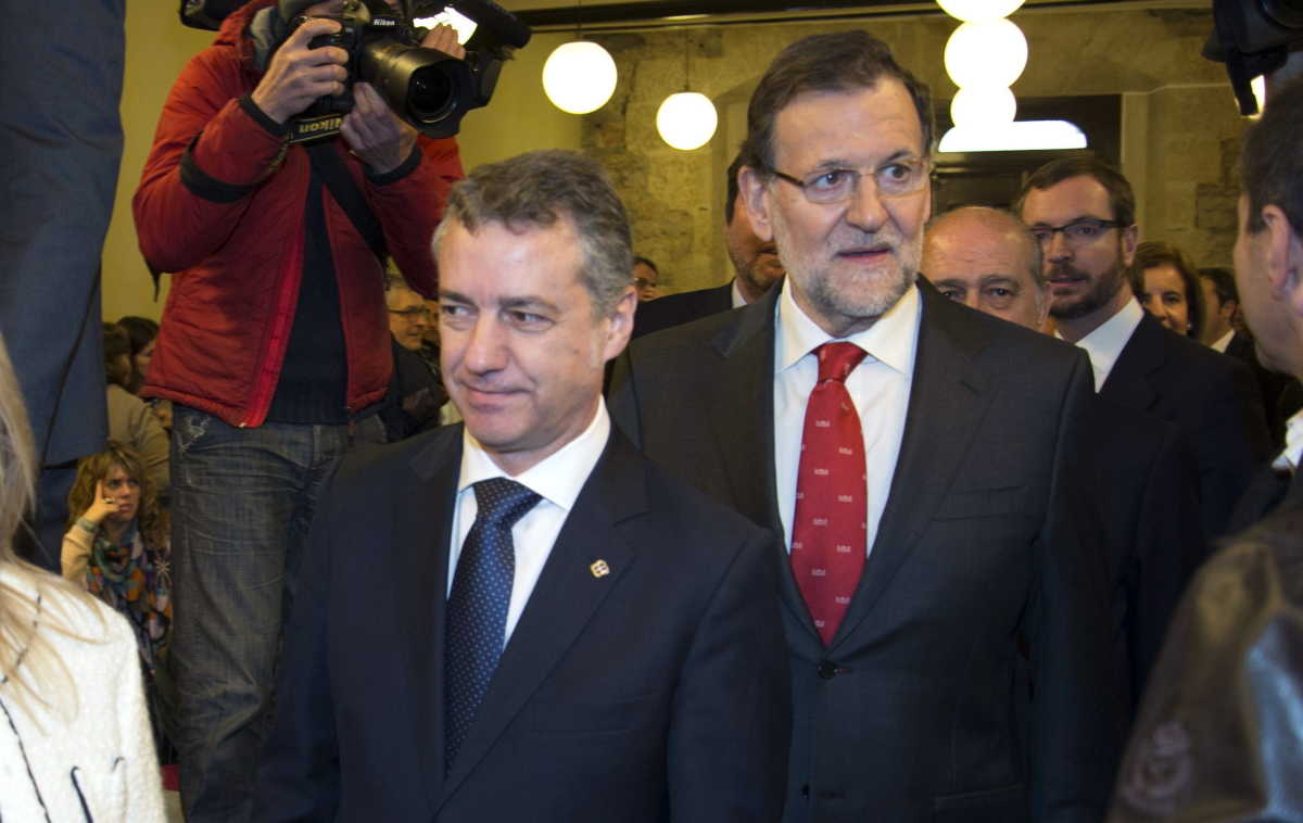 Íñigo Urkullu y Mariano Rajoy, en una imagen de archivo. Foto: EFE/ADRIÁN RUIZ DE HIERRO - 