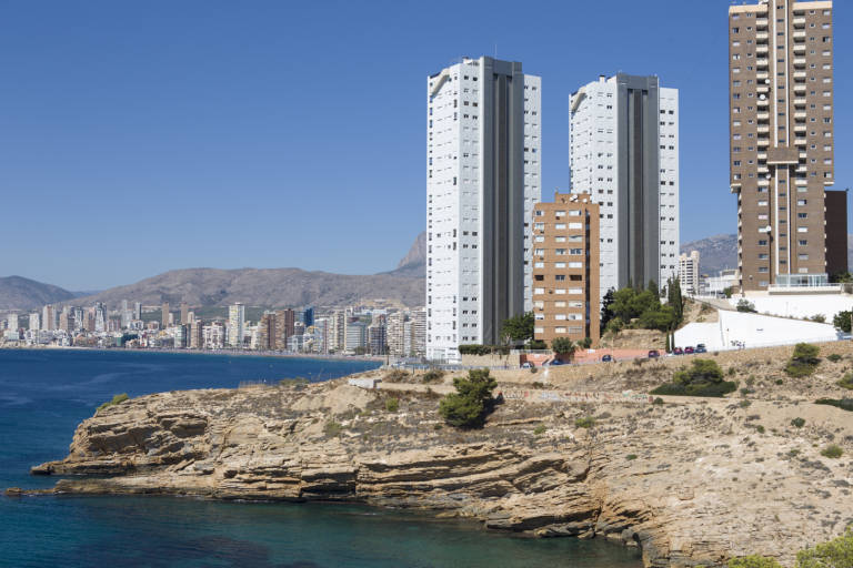 Edificios 'Gemelos 28', en Benidorm. Foto: PEPE OLIVARES - 