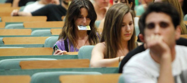 STEPV protesta por la carga de trabajo de los profesores y no descarta convocar una huelga