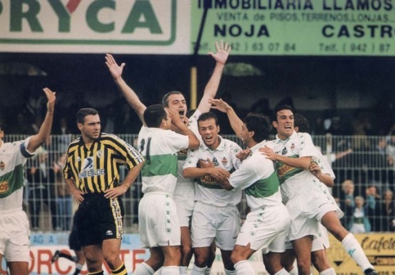 El Elche homenajeará a su exjugador Enric Cuxart ante el Mestalla

