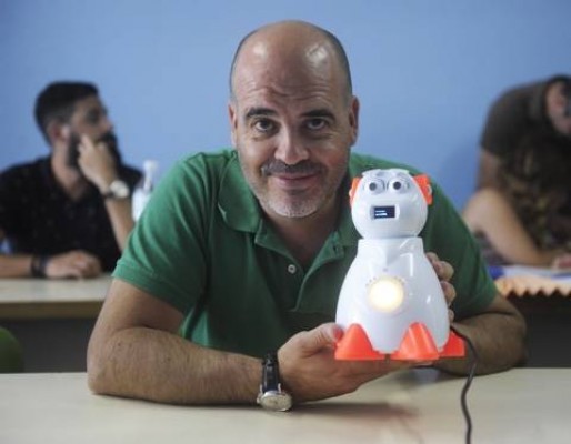 La empresa de UMH de robótica emocional Aisoy Robotics, finalista de los premios SEK