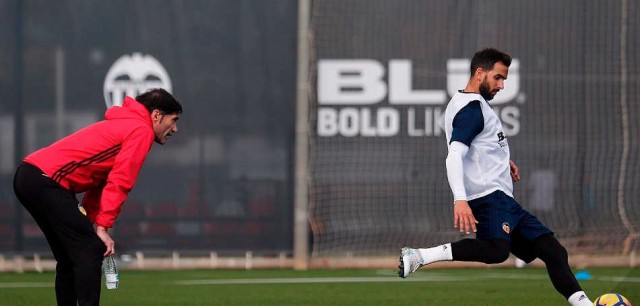Marcelino explota el balón parado 
