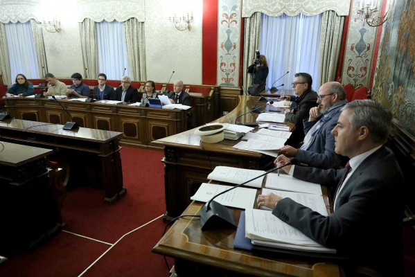 El PSOE recurre la sentencia y defiende la 'purga' del callejero mientras busca pacto con la oposición