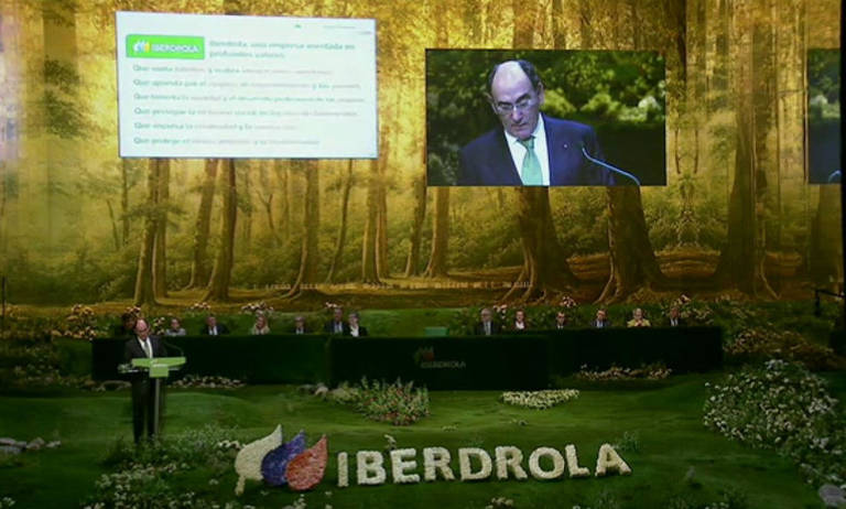 Imagen de una junta de accionistas de la eléctrica - 