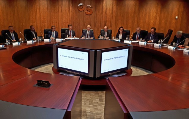 El máximo accionista del Banco Sabadell asiste a la reunión del consejo en Alicante 