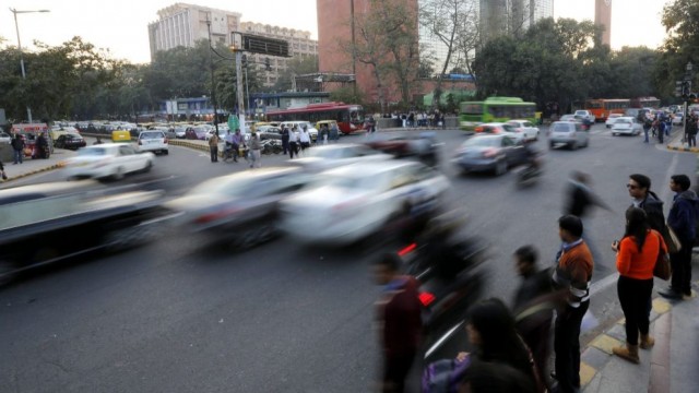 Un 59% de españoles está a favor de restringir el tráfico de coches en los centros urbanos


