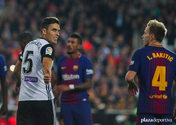 Gabriel Paulista lidera a un Valencia CF que supo sufrir