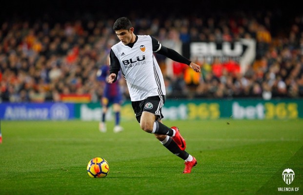 Guedes tiene un dedo roto y tendrá que pasar por quirófano