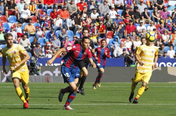El Levante llega al primer tercio de Liga en puestos de salvación y con dudas