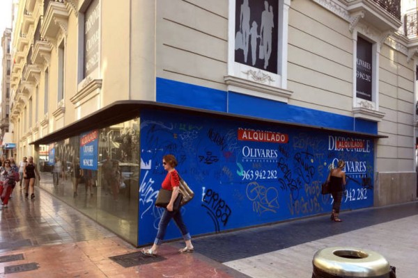 KFC cierra el triángulo de desembarcos en el local de la antigua Cafetería Lauria