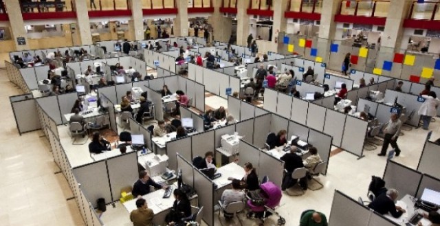 Un jefe de servicio cobra 19.000 euros menos en la Comunitat que en el País Vasco o Cataluña