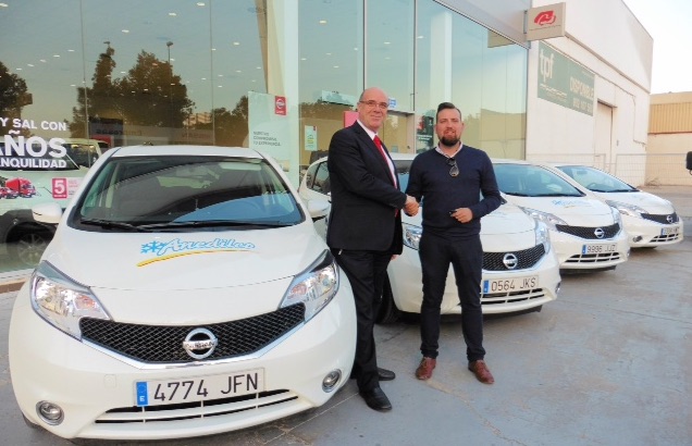 Nissan Almenar entrega una flota a la empresa Manumar