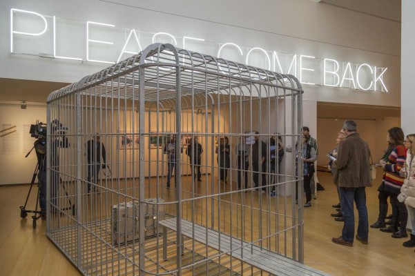 El IVAM entre rejas: el museo reflexiona sobre el concepto de prisión en 'Please come back'