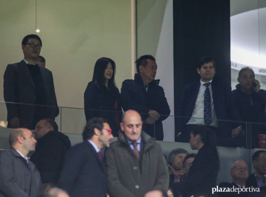 Concluye la reunión de Peter Lim con Murthy, Alemany y Marcelino para hablar del mercado de invierno