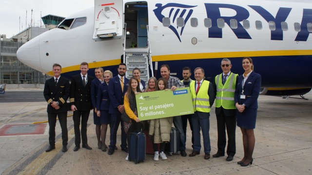 El aeropuerto de València recibe a su pasajero número seis millones y bate su récord histórico