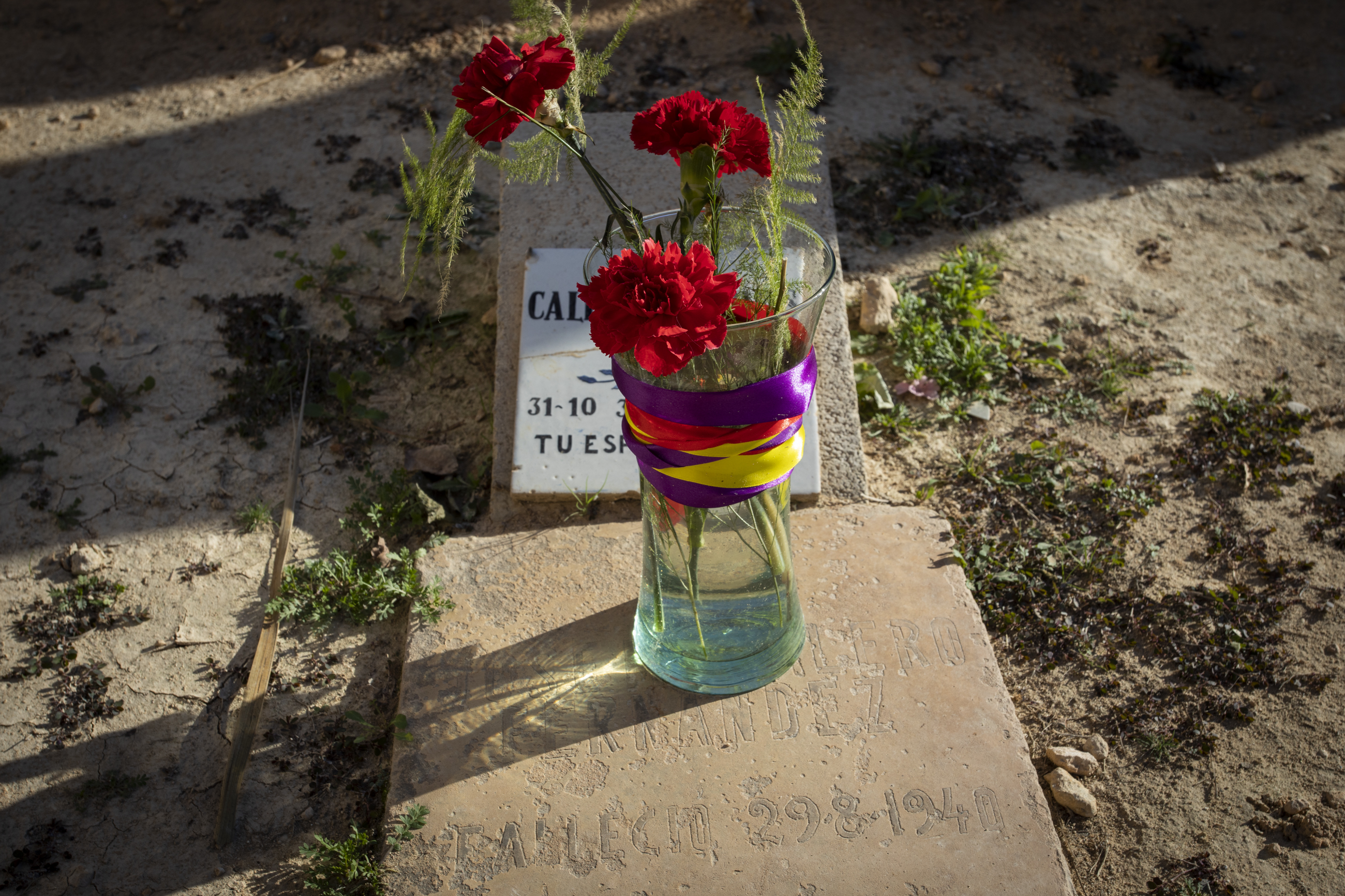 Entrega de restos óseos identificados de la Fosa 115 de Paterna (Fotos: EVA MÁÑEZ)