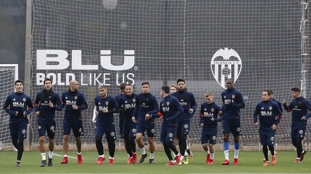 Marcelino cita por primera vez a Ferran Torres y Robert Ibáñez 