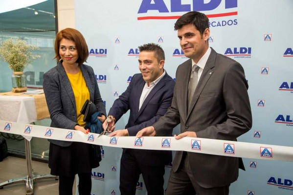 La cadena Aldi abre su nueva tienda en el bulevar comercial de Finestrat