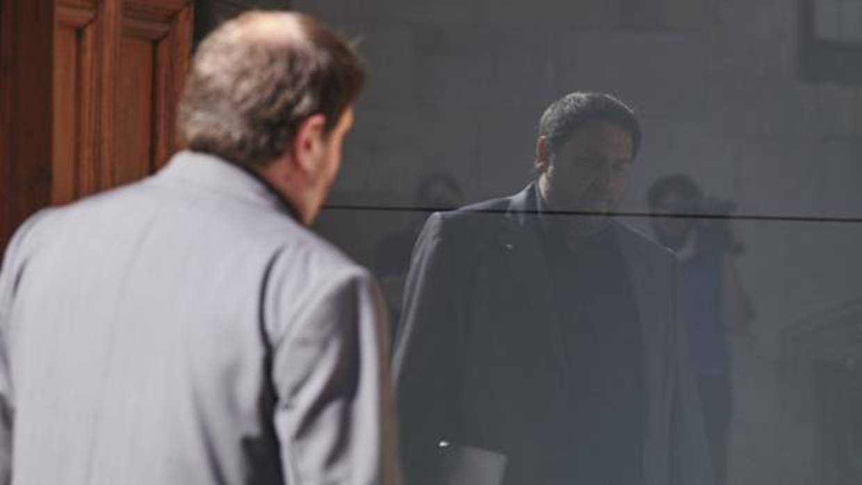 El Supremo cita el viernes a Junqueras, al resto del exconsellers en prisión y a los 'jordis'