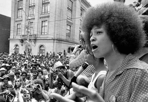 Angela Davis, cuatro décadas de activismo radical
